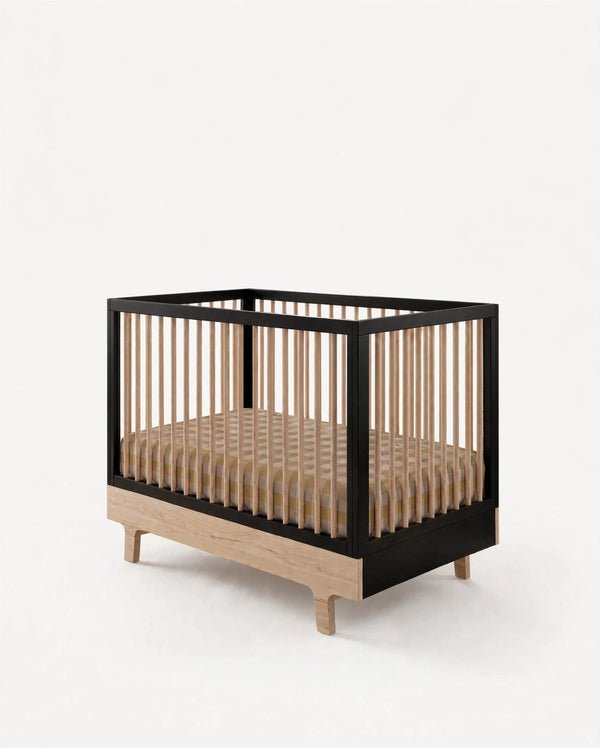 Onyx & Oak Crib
